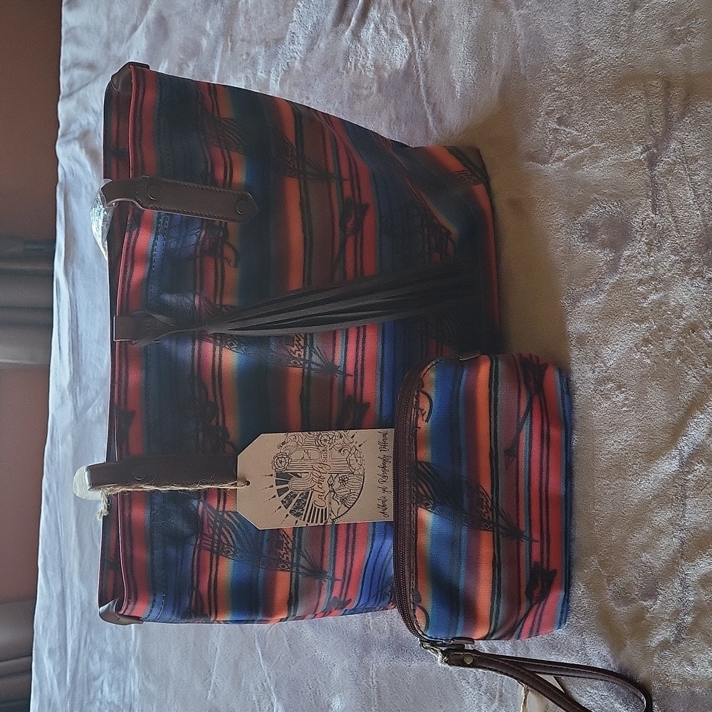 NWT!Catch fly Tote purse and small bag.